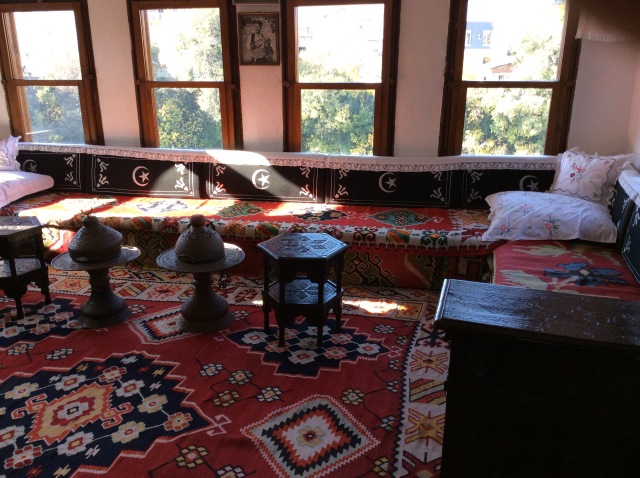 Ottoman summer room