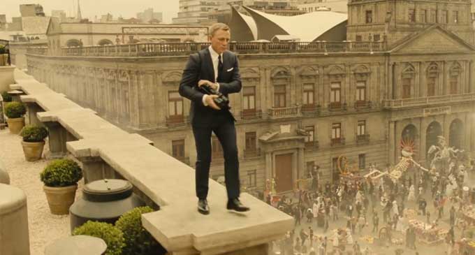 Bond on the loose in Mexico City.